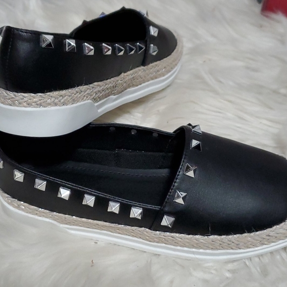 Shoes - Picture 3 of 3